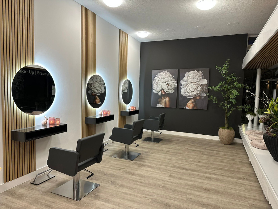 Einblick bei Cut & Glow by Lynn